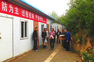 汉中分公司领导节日检查施工项目慰问一线员工