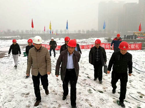 建设集团副总经理王明智一行深入大秦置业公司蓝山水岸项目检查指导工作