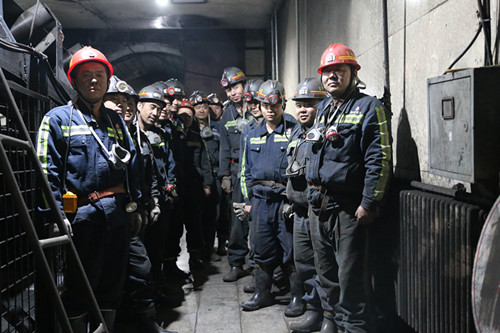 机电安装公司：新春打好“胶带更换