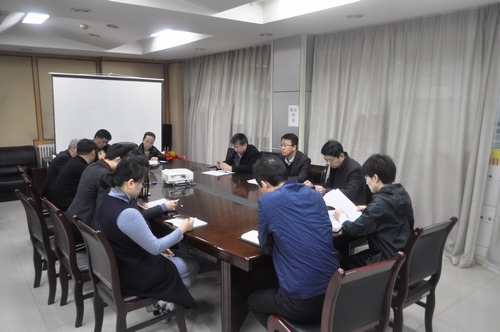路桥分公司上下积极传达建设集团两个会议精神