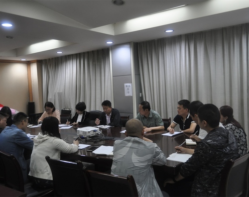 路桥分公司认真传达集团两个会议精神