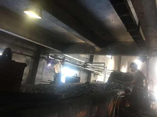 陕煤建设天工公司安装运营项目部在高温下的“激 情”