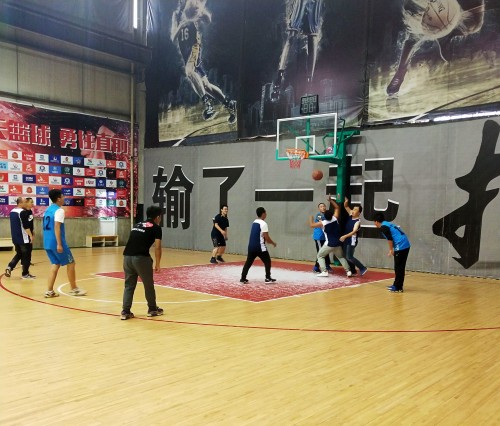 陕煤建设澄分公司西安与渭南片区成功举办篮球友谊赛