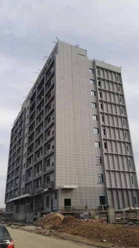 陕煤建设天工公司土建七部彬长铁运公司办公楼建设初见成效