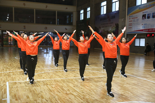 天工公司举办第八套广播体操比赛活动喜迎新年
