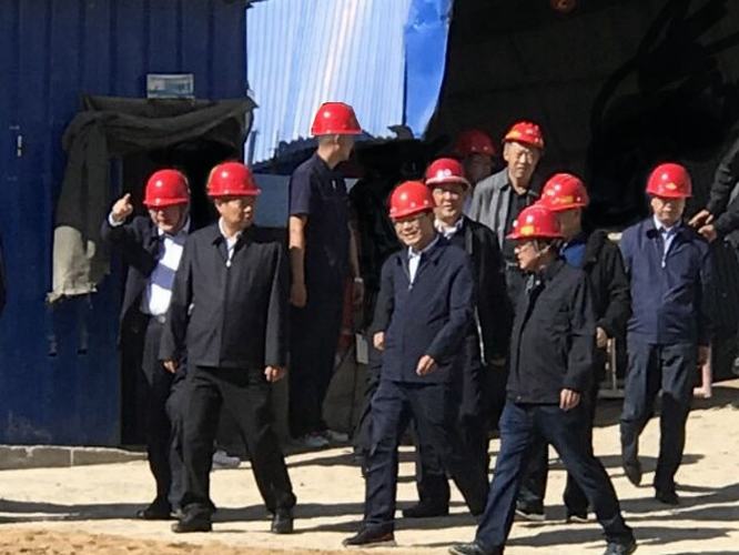 延安市委书记徐新荣莅临矿建二公司车村项目部调研