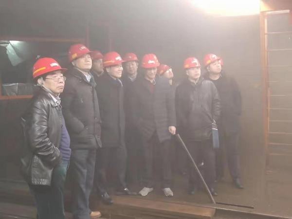 公司领导杨让顺莅临陕煤建设矿建二公司王峰项目部检查指导工作