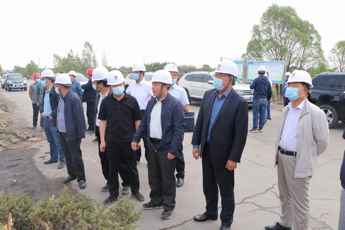 陕西铁路物流集团有限公司陈世文一行莅临路桥分公司靖神铁路项目部检查