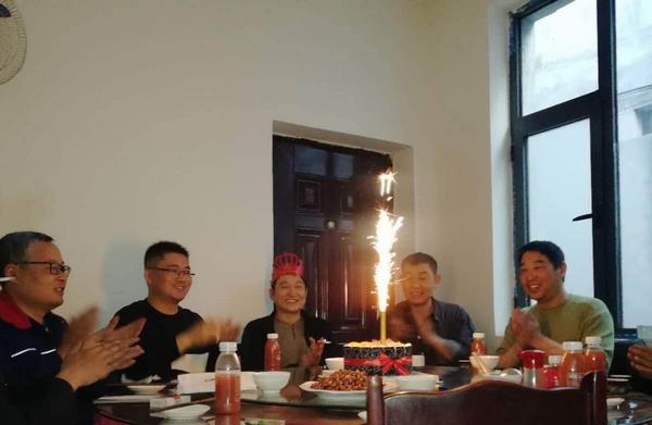 陕煤建设韩城分公司安装四项目部举办生日会浓情暖人心
