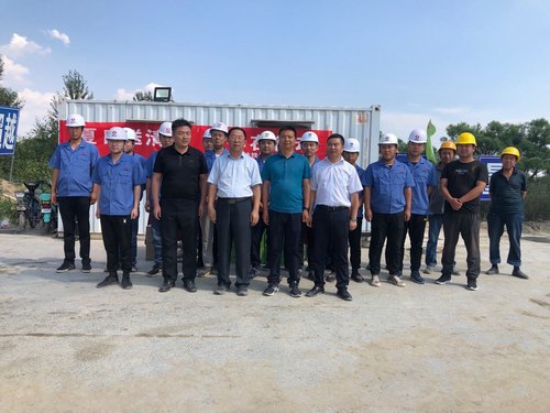 陕西靖神铁路有限公司总经理杨志光一行深入靖神铁路项目“送清凉”