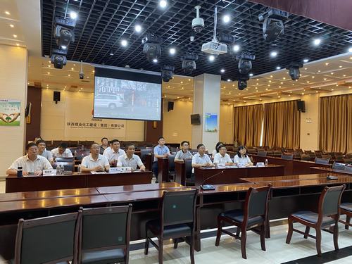 市场开发分公司举行“高悬利剑 警钟长鸣”专题观影活动