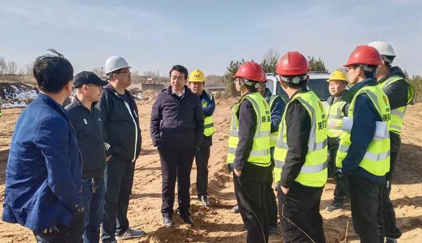 榆林科创新城建设有限公司总经理常应宏一行莅临科创新城市政一期工程N1项目经理部检查指导工作