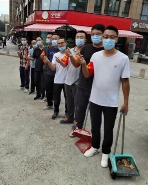陕煤建设新城公司开展“迎十四运 创文明城”志愿者活动