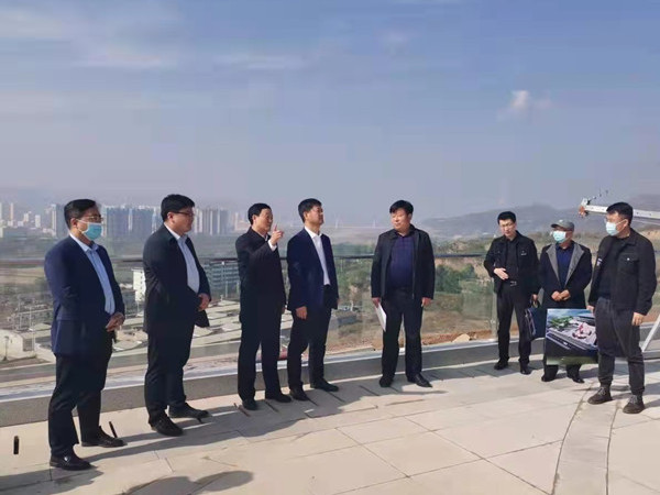 咸阳市副市长李忠平一行莅临银西高铁东站前广场项目指导工作