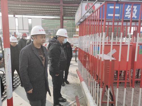 张掖市经开区住建局、质检站领导莅临张掖润泉瑞苑项目部检查指导工作