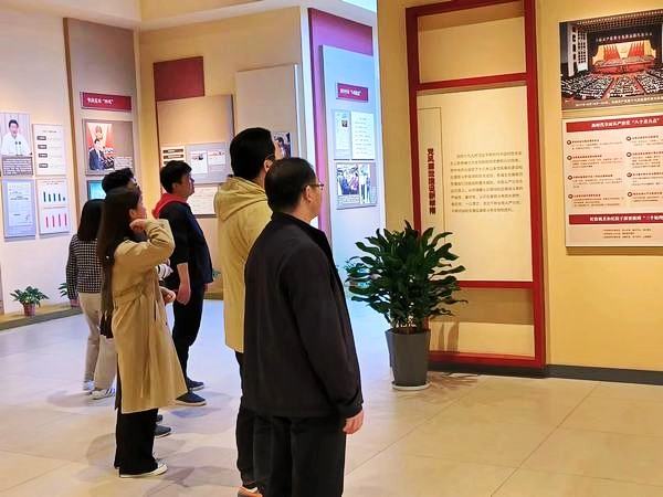 陕煤建设澄合分公司第七项目部开展“廉洁之光——照亮前行之路”廉政教育活动