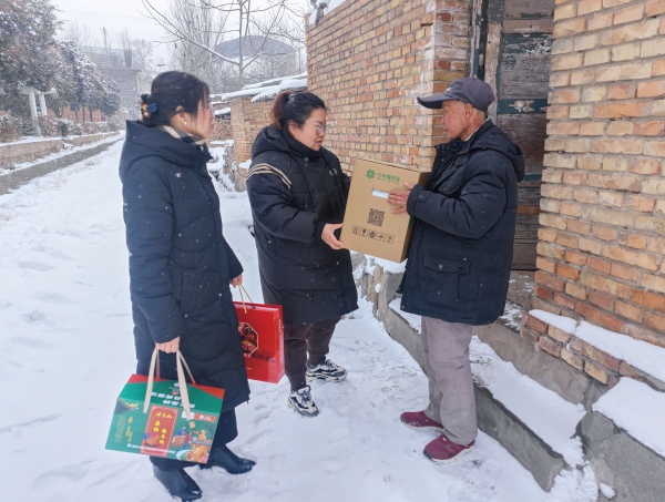 陕煤建设矿建三公司：节前送关怀，让爱心温暖寒冬