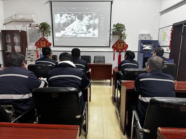 陕煤建设洗选煤运营公司澄合山阳运营项目部：学习雷锋精神，谱写时代之光