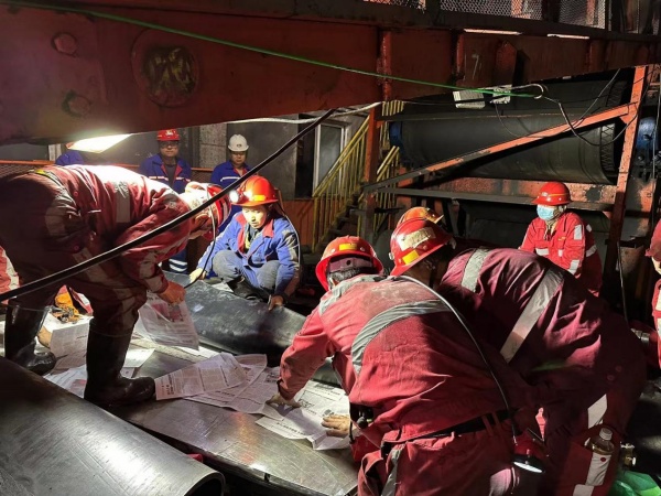 陕煤建设机电安装公司15小时完成紧急换带抢修任务