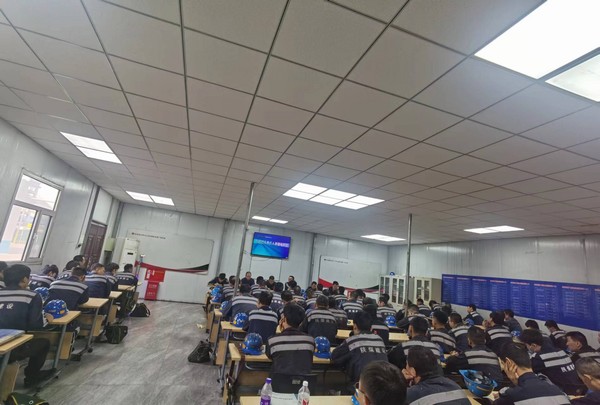 陕煤建设洗选煤运营公司红柳林洗煤厂项目部： 环环相扣  弘美德  扬风尚  守钱袋