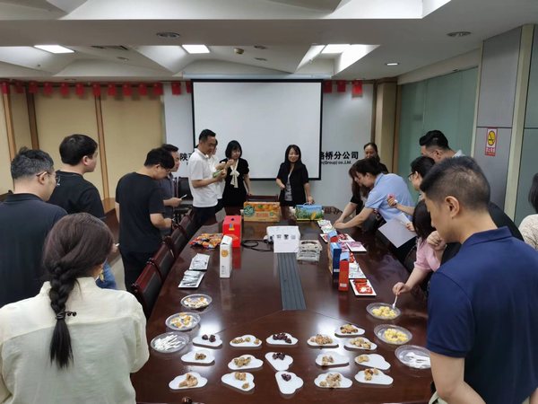陕煤建设路桥分公司情系端午，放“粽”一下