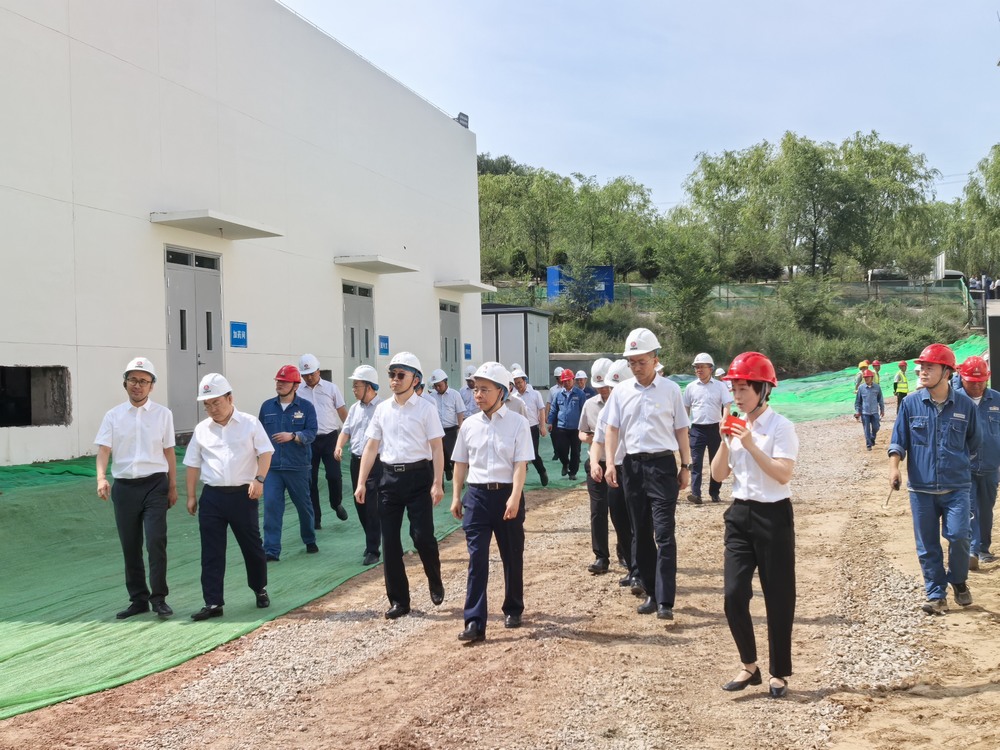 陕西煤业化工集团府谷能源开发有限公司党委书记、董事长李宁一行莅临黄河地表水预处理项目参观调研