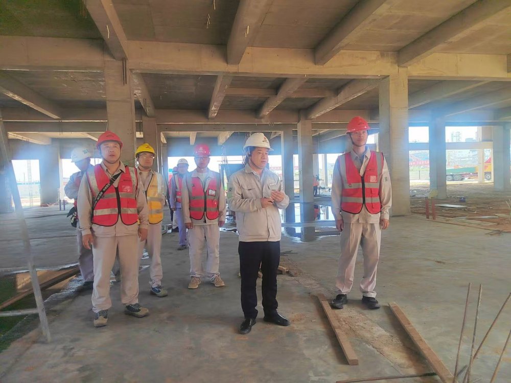 榆林化学纪委书记张光荣一行深入天工公司基层项目检查指导工作