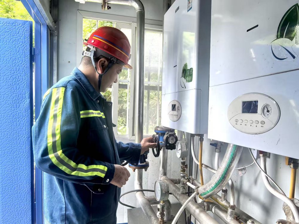 陕煤建设机电安装公司玉华项目部：冬季保障“组合拳” 筑牢职工安全线