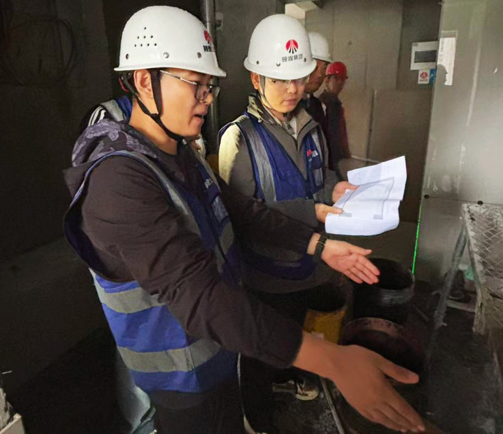 陕煤建设直属第六项目部：工地上的红星与国旗，致敬双节最美的坚守