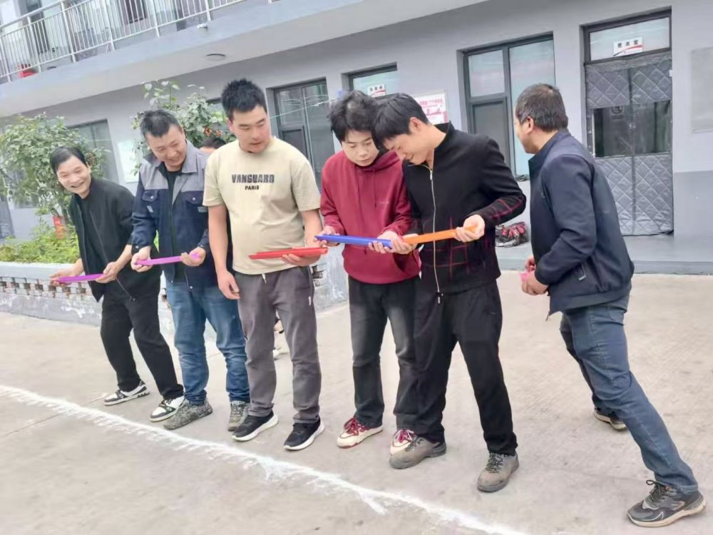 陕煤建设机电安装公司神府项目部：双节同庆聚合力 班组协作展风采