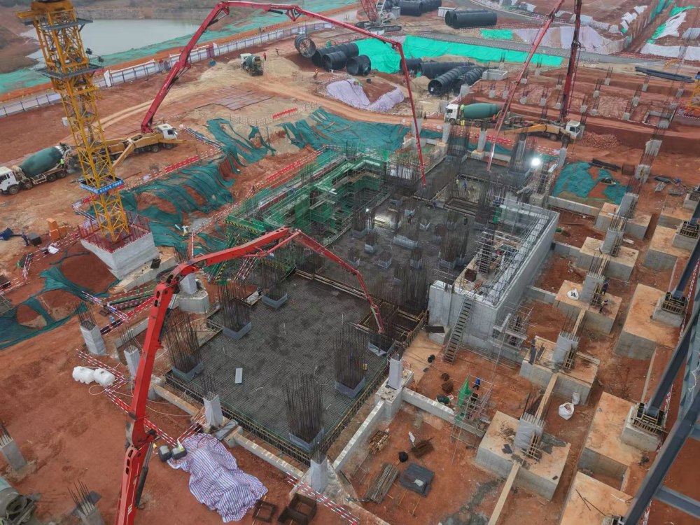 陕煤建设天工公司：陕煤汨罗电厂2×100万千瓦燃煤发电工程1号汽机房汽机基座底板混凝土浇筑圆满完成