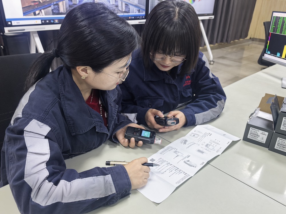 陕煤建设洗选煤运营公司红柳林洗煤厂项目部：换新“对讲机”   筑牢安全生产通讯防线