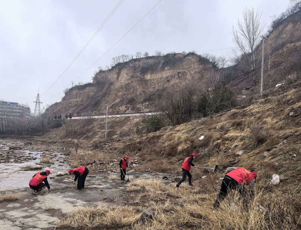 陕煤建设矿建二公司王峰项目部：传承雷锋精神 彰显青年担当