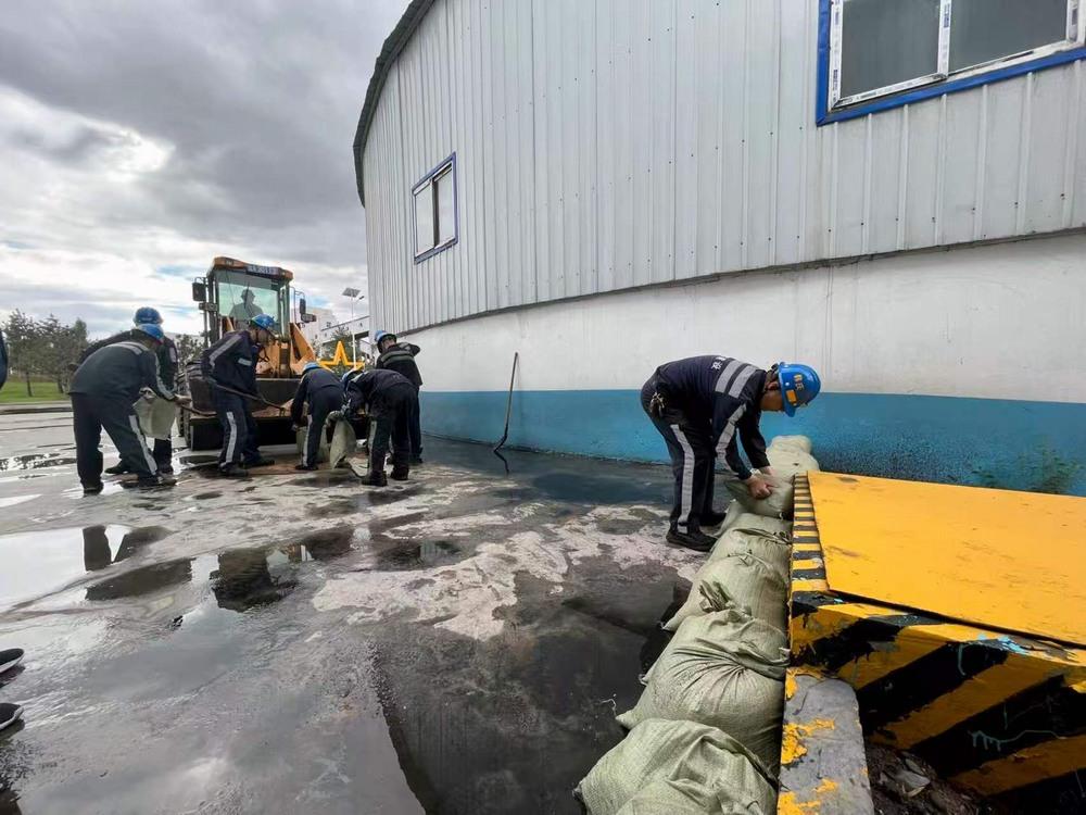 陕煤建设洗选煤运营公司红柳林洗煤厂项目部：闻“汛”而动 严阵以待