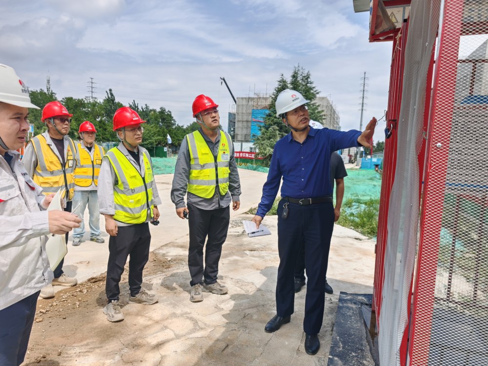 陕煤建设铜煤公司特邀省级应急管理专家开展安全生产全方位专项体检