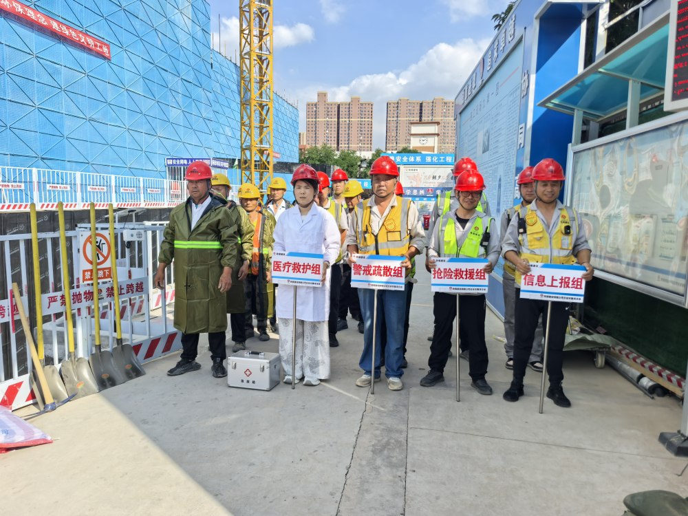 陕煤建设铜煤公司云谷市集项目部：多措并举织密防汛防护网 筑牢项目安全堤