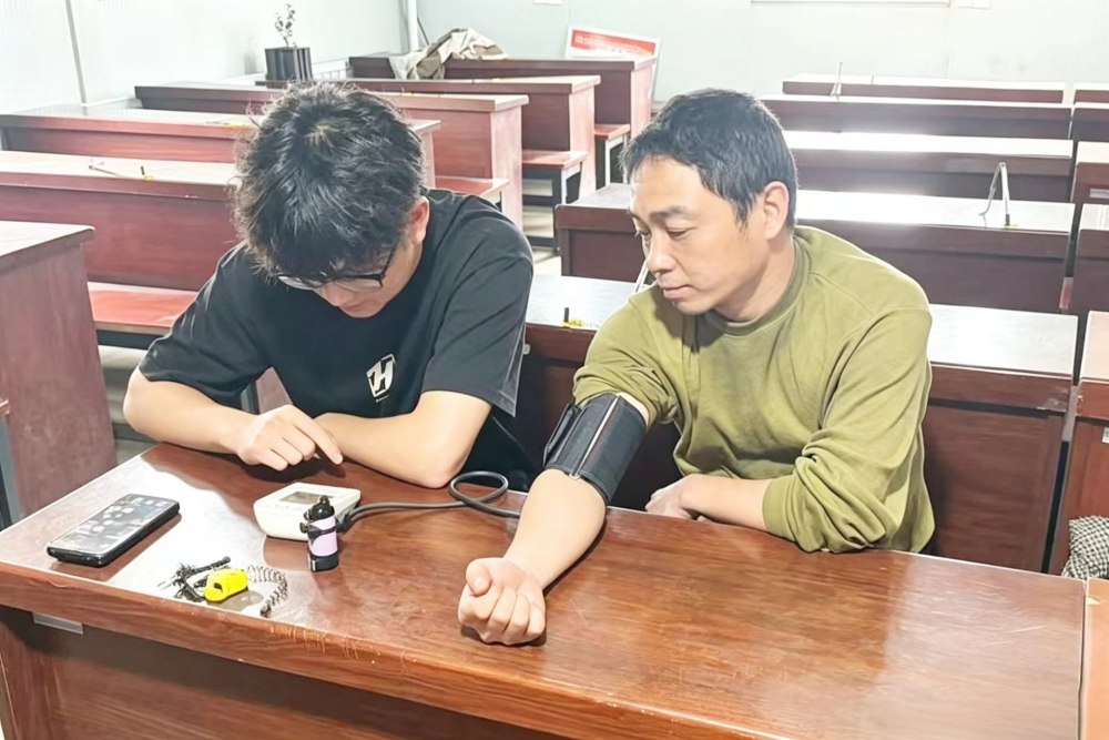 陕煤建设煤矿运营服务分公司：严守健康底线 筑牢安全屏障