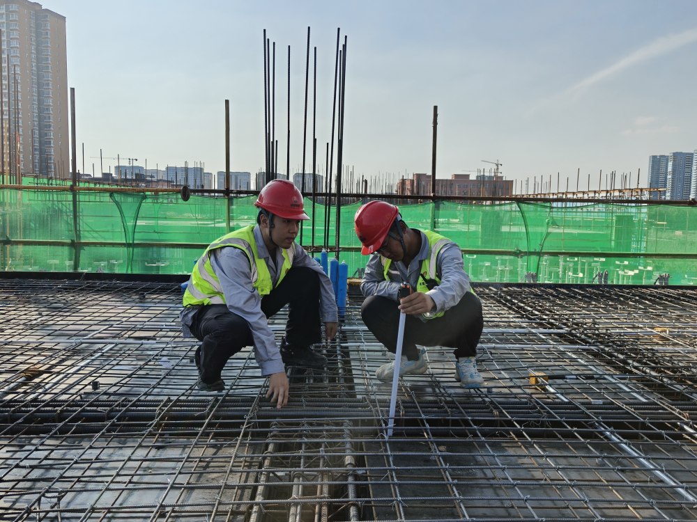 陕煤建设铜煤公司云谷市集项目部：多措并举筑牢高温施工“安全防线”