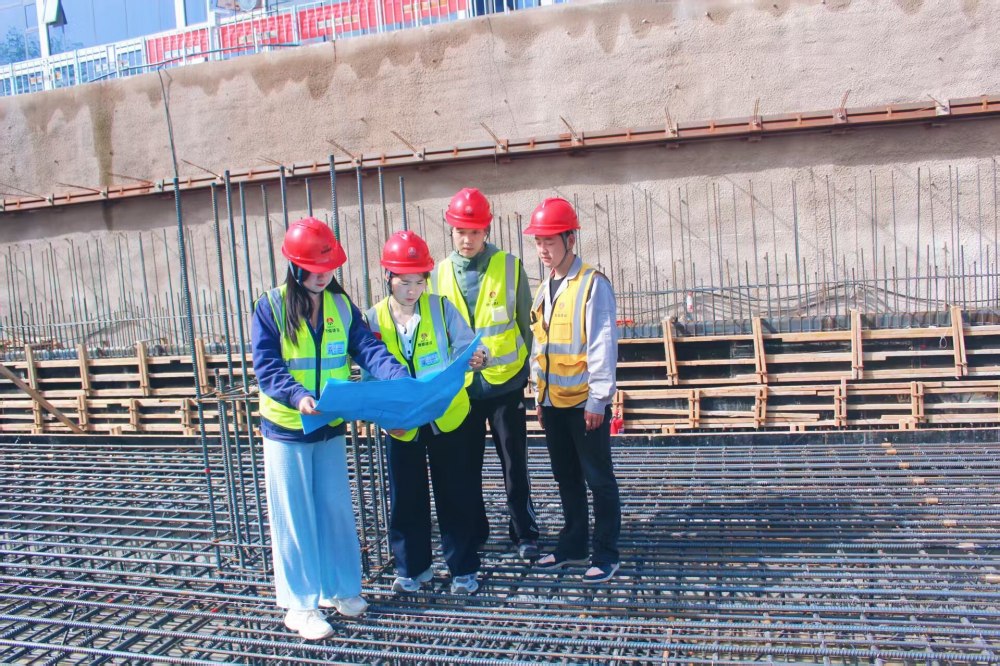 陕煤建设铜煤公司云谷市集项目部：以青春之力筑牢项目安全防线  