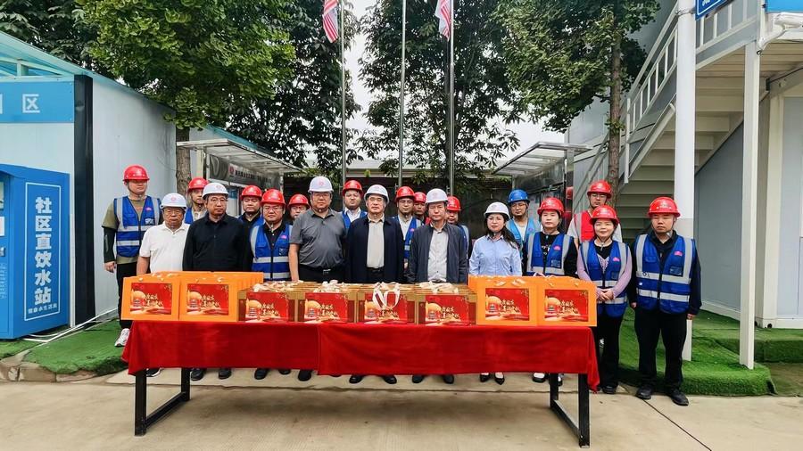 公司领导双节期间深入一线开展安全督导检查并慰问一线职工
