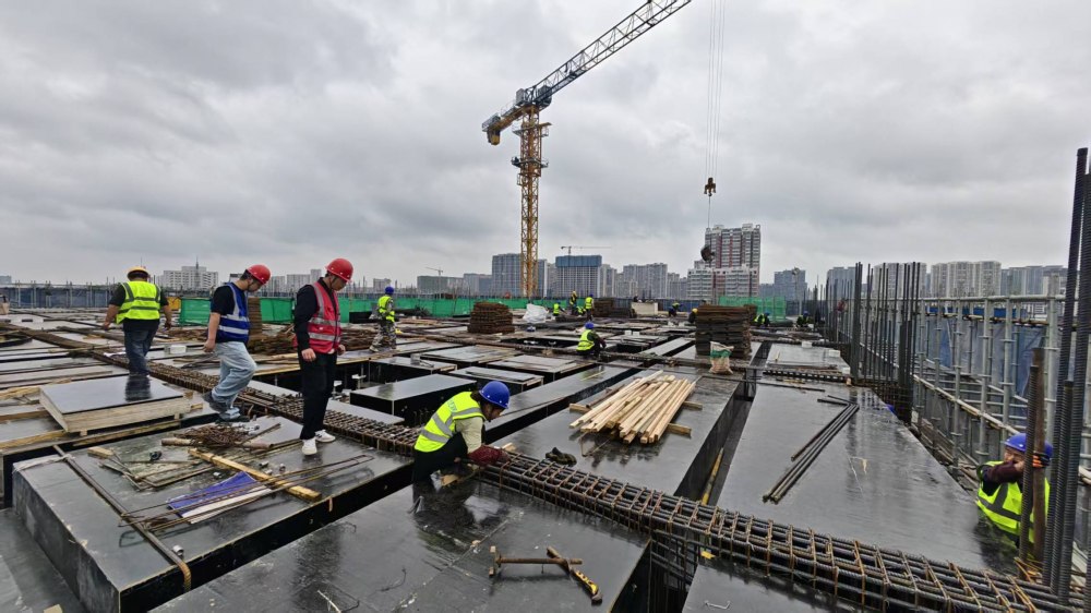 陕煤建设渭南分公司第八项目部：双节坚守不打烊 安全施工保进度